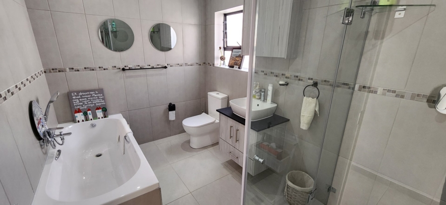 3 Bedroom Property for Sale in Dana Bay Western Cape